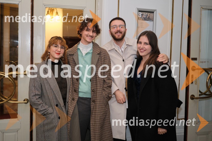  ... ;  ... ;  ... ;  Brina Jenček, asistentka dramaturgaMrakijada, premiera drame v SNG Ljubljana