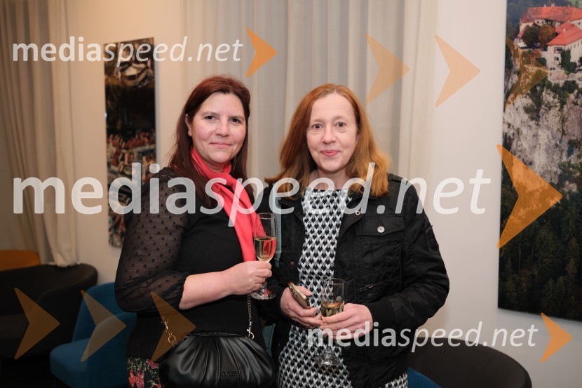  Teja Pelko, novinarka, Svet24;  Barbara Vidovič, igralkaMrakijada, premiera drame v SNG Ljubljana