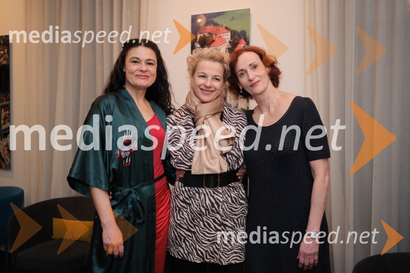 Pia Zemljič, igralka;  Barbara Cerar, igralka;  Saša  Pavček, igralka, Predsednica združenja dramskih umetnikov Slovenije, prejemnica Borštnikovega prstanaMrakijada, premiera drame v SNG Ljubljana