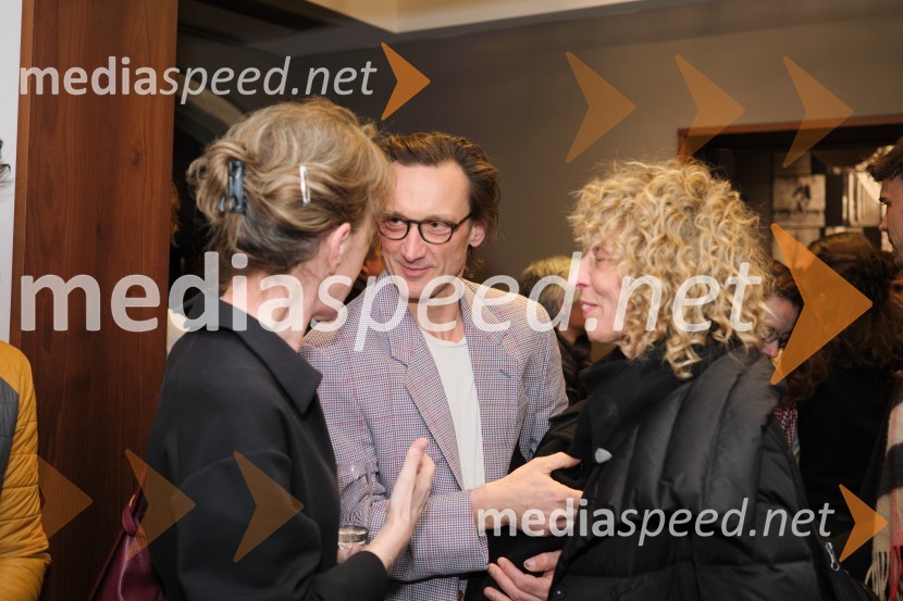  Vesna Jurca Tadel, ravnateljice SNG Drama Ljubljana;  Marko  Mandić, igralec;  Tanja Zgonc, koreografinja in plesalkaMrakijada, premiera drame v SNG Ljubljana