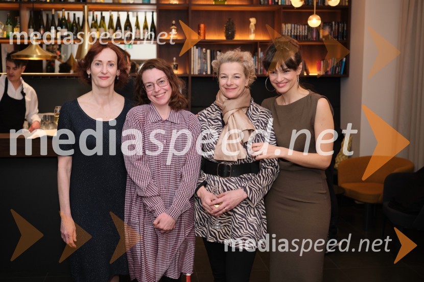  Saša  Pavček, igralka, Predsednica združenja dramskih umetnikov Slovenije, prejemnica Borštnikovega prstana;  Nina Ivanišin Janežič, igralka;  Barbara Cerar, igralka;  Tina Vrbnjak, igralkaMrakijada, premiera drame v SNG Ljubljana