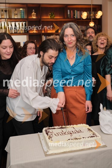  Benjamin Krnetić, igralec;  Nina Valič, igralkaMrakijada, premiera drame v SNG Ljubljana