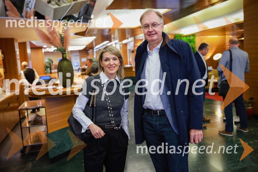  Barbara Uranjek, direktorica, Britansko-slovenska gospodarska zbornica;  Tomaž Gornik, direktor, podjetje BetterČaj z razlogom: Poslovanje z Združenim kraljestvom, Kranjska Gora