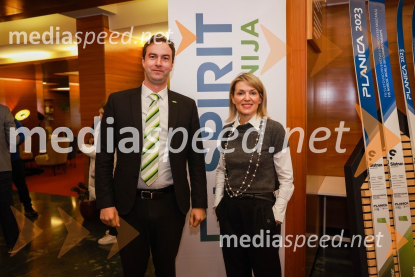  Rok Capl, v.d. direktor, Spirit Slovenia;  Barbara Uranjek, direktorica, Britansko-slovenska gospodarska zbornicaČaj z razlogom: Poslovanje z Združenim kraljestvom, Kranjska Gora