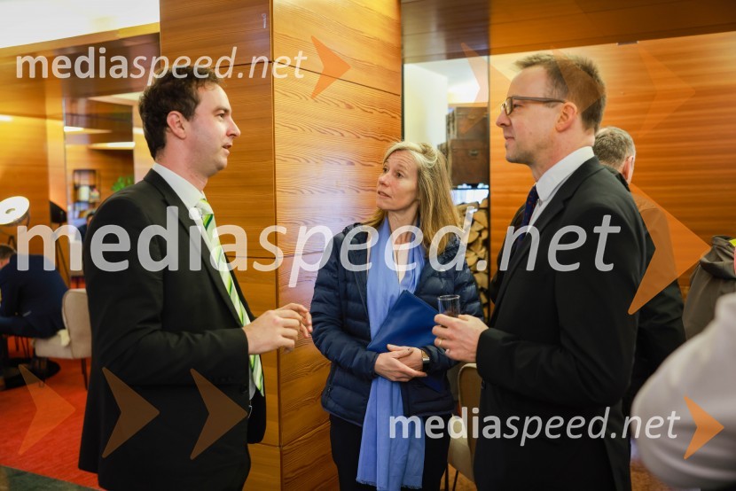  Rok Capl, v.d. direktor, Spirit Slovenia;  Tiffany Sadler, veleposlanica Združenega kraljestva Velike Britanije in Severne Irske;  ... Čaj z razlogom: Poslovanje z Združenim kraljestvom, Kranjska Gora