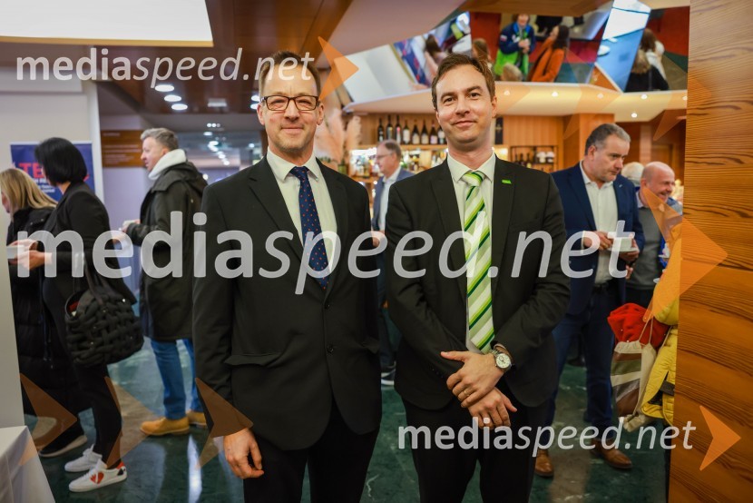  Chris Barton, visoki komisar britanske vlade za trgovino z Evropo;  Rok Capl, v.d. direktor, Spirit SloveniaČaj z razlogom: Poslovanje z Združenim kraljestvom, Kranjska Gora