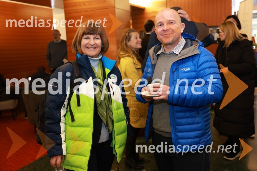  Eva Štravs Podlogar, državna sekretarka, Ministrstvo za gospodarski razvoj in tehnologijo;  Tit Potočnik, direktor Triglavski narodni parkČaj z razlogom: Poslovanje z Združenim kraljestvom, Kranjska Gora