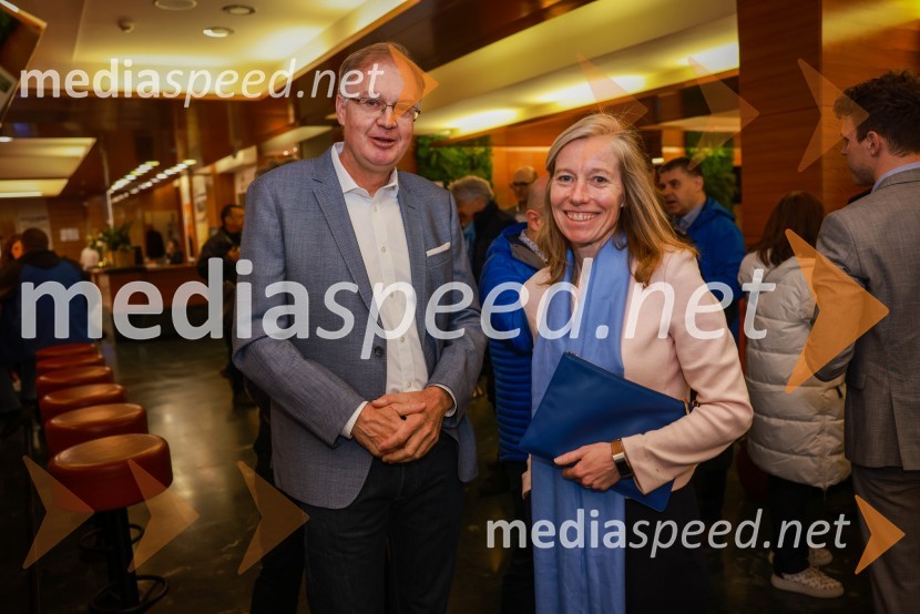  Tomaž Gornik, direktor, podjetje Better;  Tiffany Sadler, veleposlanica Združenega kraljestva Velike Britanije in Severne IrskeČaj z razlogom: Poslovanje z Združenim kraljestvom, Kranjska Gora