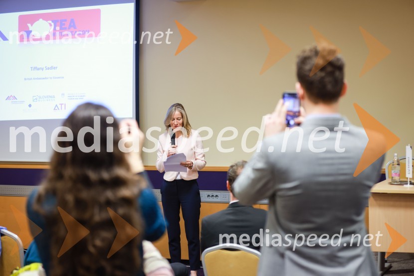  Tiffany Sadler, veleposlanica Združenega kraljestva Velike Britanije in Severne IrskeČaj z razlogom: Poslovanje z Združenim kraljestvom, Kranjska Gora