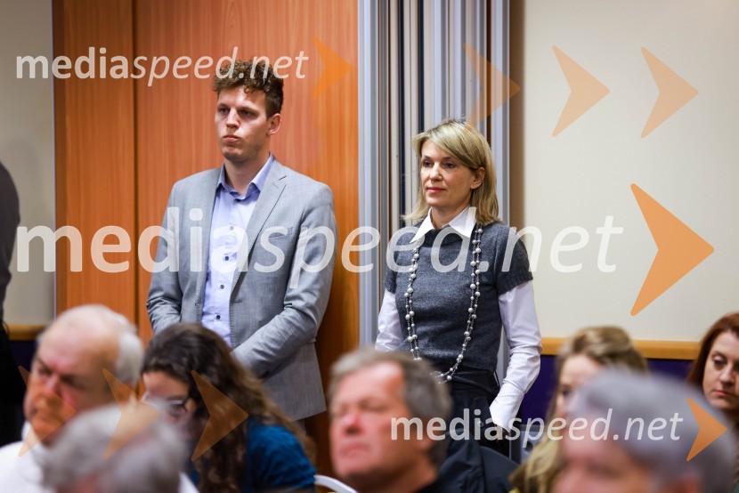  Martin Retelj, Britansko-slovenska gospodarska zbornica;  Barbara Uranjek, direktorica, Britansko-slovenska gospodarska zbornicaČaj z razlogom: Poslovanje z Združenim kraljestvom, Kranjska Gora