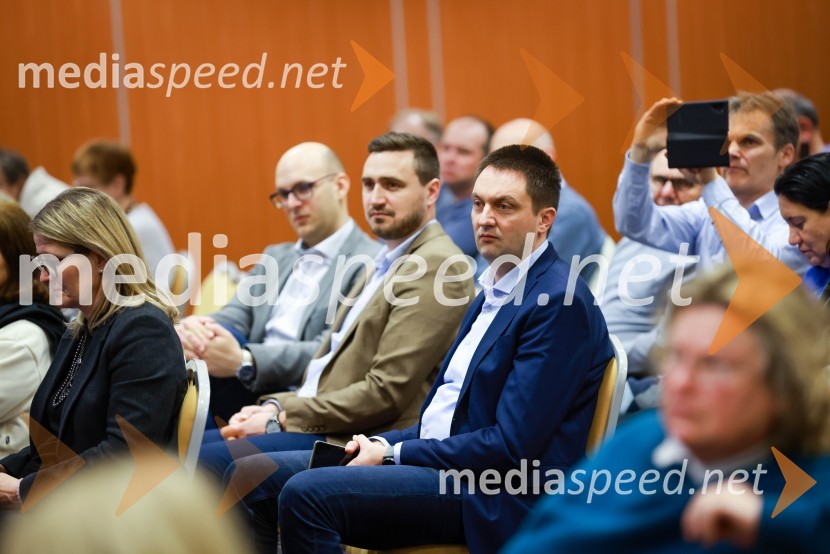 Čaj z razlogom: Poslovanje z Združenim kraljestvom, Kranjska Gora