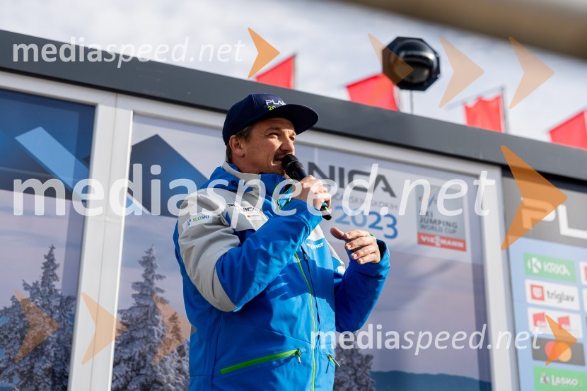  Mitja Šeško, moderator prireditev Planica 2023, četrtek