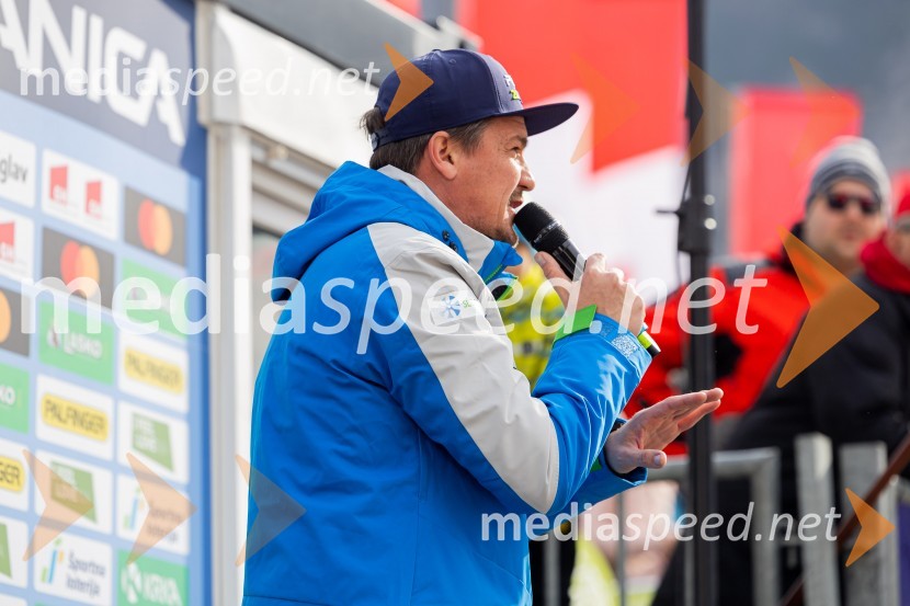  Mitja Šeško, moderator prireditev Planica 2023, četrtek