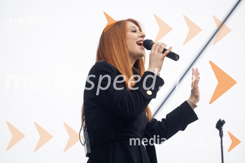  Eva Boto, pevkaPlanica 2023, četrtek