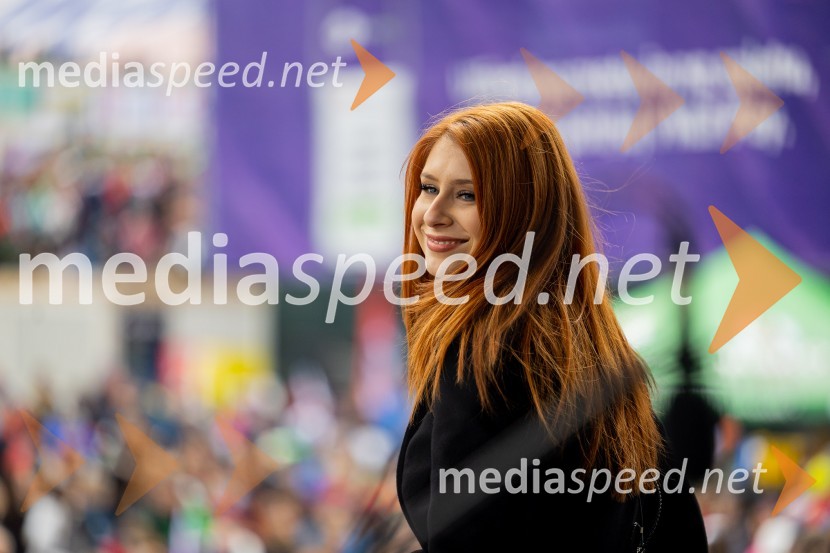  Eva Boto, pevkaPlanica 2023, četrtek