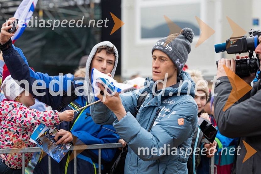  Peter  Prevc, smučarski skakalecDolina pod Poncami ponovno očarala Otroke Triglava