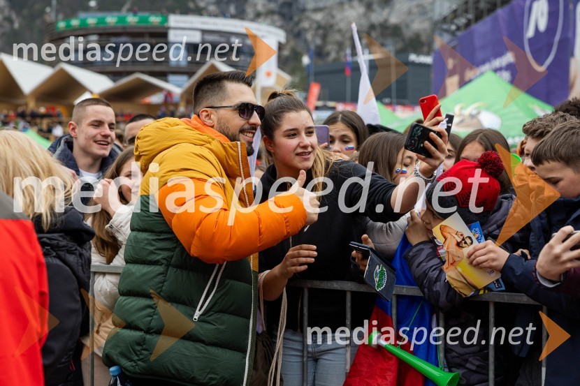  Challe Salle, glasbenik, raper;  ... Dolina pod Poncami ponovno očarala Otroke Triglava