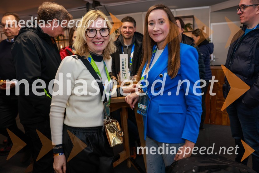  Polonca  Komar,  vodja Službe za komuniciranje RTV Slovenija;  Tea ŠavorRTV Slovenija, srečanje s partnerji v Planici