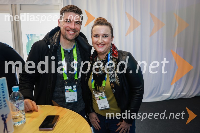 dr. Peter Gregorčič,  predsednik Programskega sveta, RTV Slovenija;  Petra Bezjak Cirman, vršilka dolžnosti direktorja, Urad vlade za komuniciranjeRTV Slovenija, srečanje s partnerji v Planici