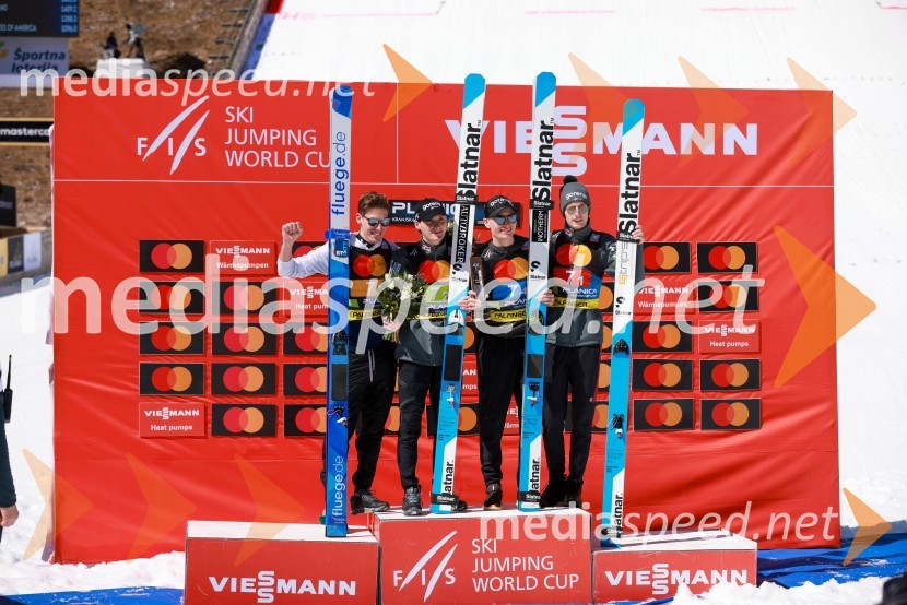  Timi Zajc, smučarski skakalec;  Domen Prevc, smučarski skakalec;  Anže Lanišek, smučarski skakalec;  Lovro Kos, smučarski skakalecPlanica 2023, sobota