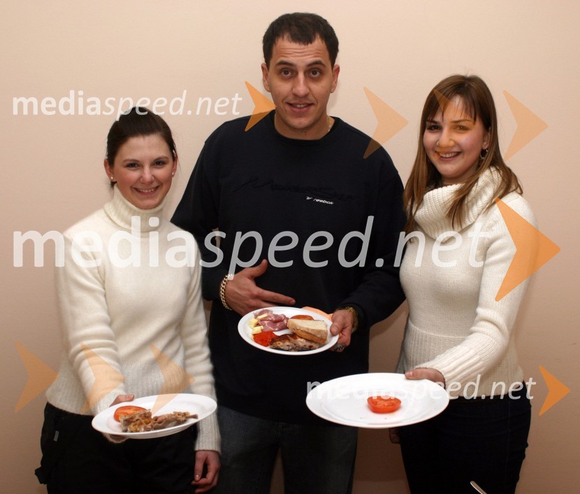 Melanija Šober, telemark smučarka in športnica Maribora 2004, 6pack Čukur, raper in ...10. spust s pležuhom na Pohorju