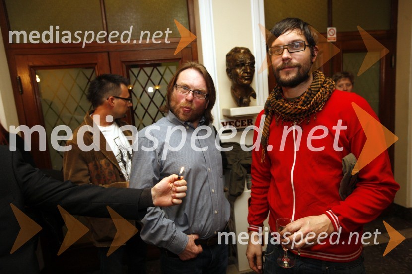 Bojan Umek, igralec in Miha Knific, scenografTriko, premiera burke