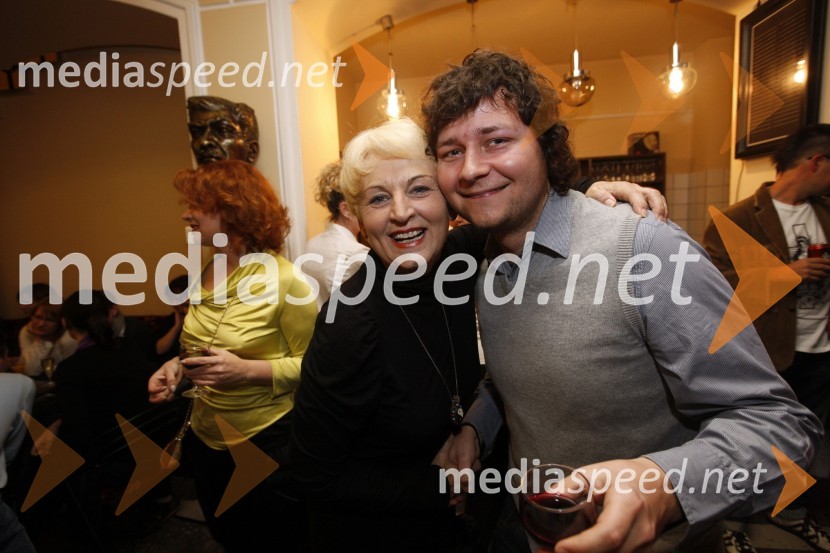 Anica Kumer, igralka SLG Celje in Matej Končan Kleemar, avtor glasbeTriko, premiera burke