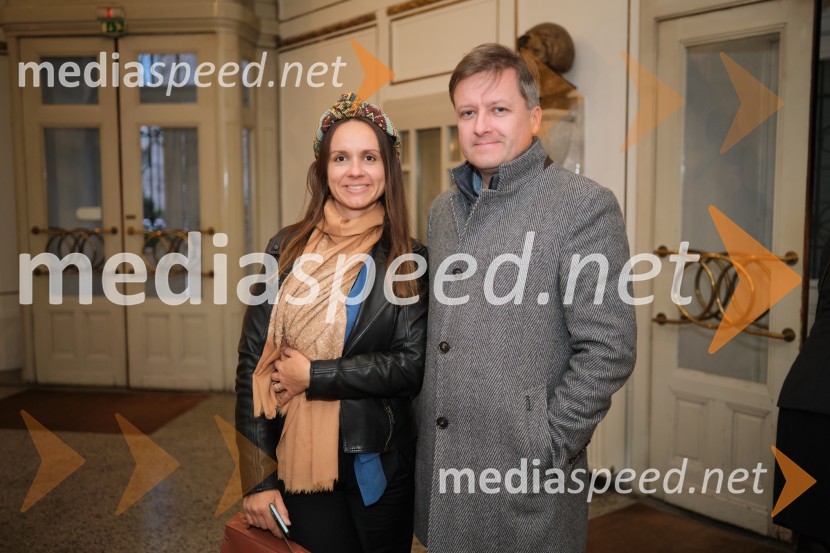  Nina Jevševar;  ... Bossa de Novo na odru ljubljanske Drame