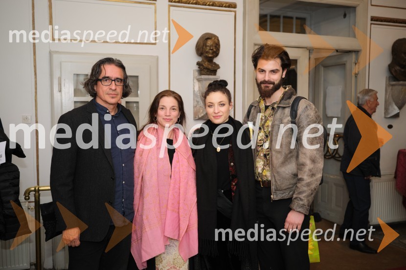  Carlos Pascual, pisatelj;  Mojca Medvedšek, učiteljica flamenka, lektorica portugalščine;  Urška Centa, plesalka flamenka;  Domen Novak, igralec Bossa de Novo na odru ljubljanske Drame