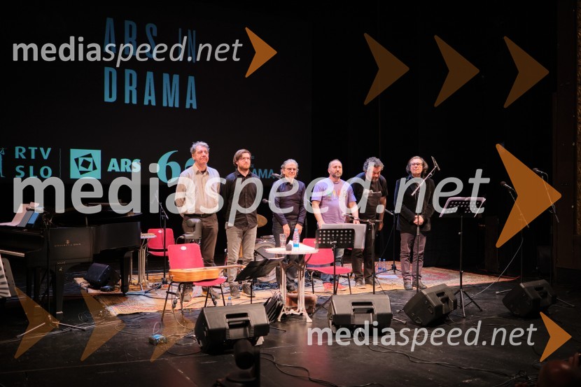  Mitja Vrhovnik Smrekar, skladatelj, član skupine Bossa de Novo;  ... ;  Aljoša Kosor, skupina Bossa de novo;  Sergej Ranđelović, glasbenik, član skupine Bossa de Novo;  Marko Gregorič, pisec besedil, član skupine Bossa Bossa de Novo;  Primož Vitez, glasbenik, dramaturg, prevajalecBossa de Novo na odru ljubljanske Drame