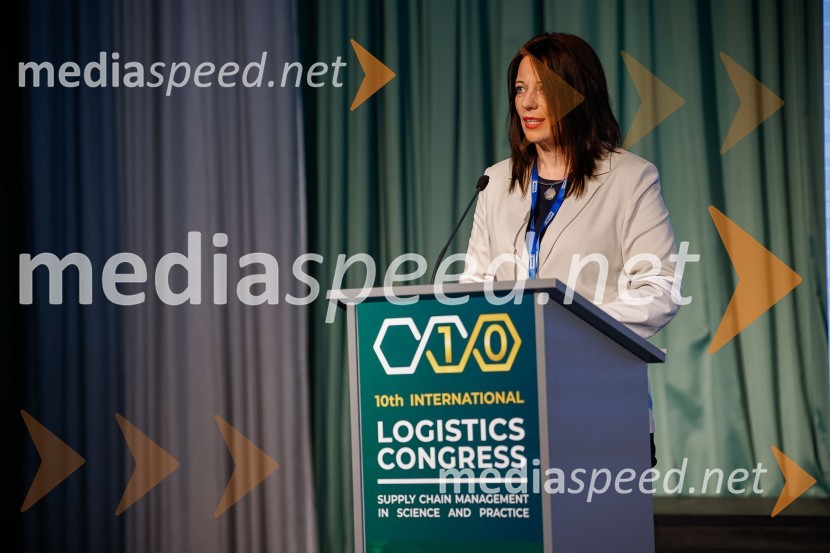  Eva Szabó, generalna direktorica za Madžarsko in vodja operative za jugovzhodno, Evropo PACCOR10. mednarodni Logistični kongres