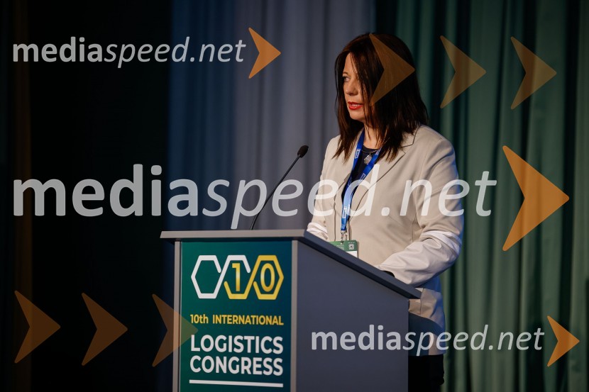  Eva Szabó, generalna direktorica za Madžarsko in vodja operative za jugovzhodno, Evropo PACCOR10. mednarodni Logistični kongres