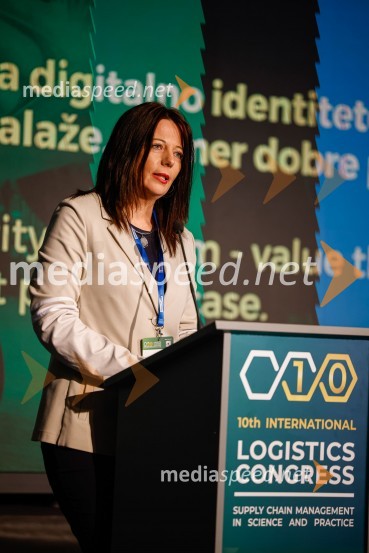  Eva Szabó, generalna direktorica za Madžarsko in vodja operative za jugovzhodno, Evropo PACCOR10. mednarodni Logistični kongres