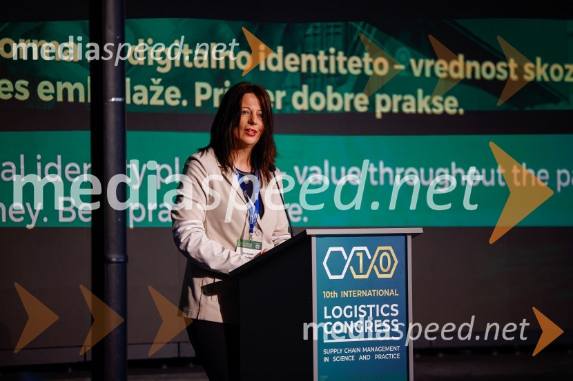  Eva Szabó, generalna direktorica za Madžarsko in vodja operative za jugovzhodno, Evropo PACCOR10. mednarodni Logistični kongres