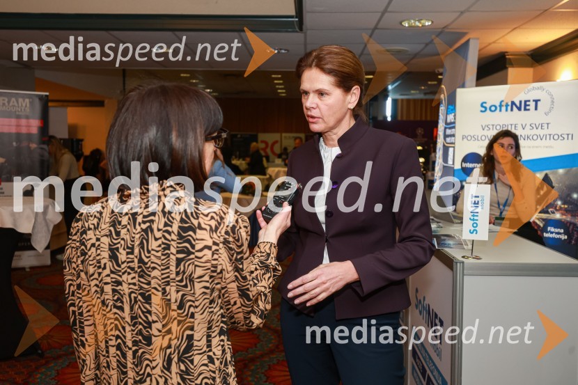  ... ; mag. Alenka Bratušek, Ministrica za infrastrukturo10. mednarodni Logistični kongres