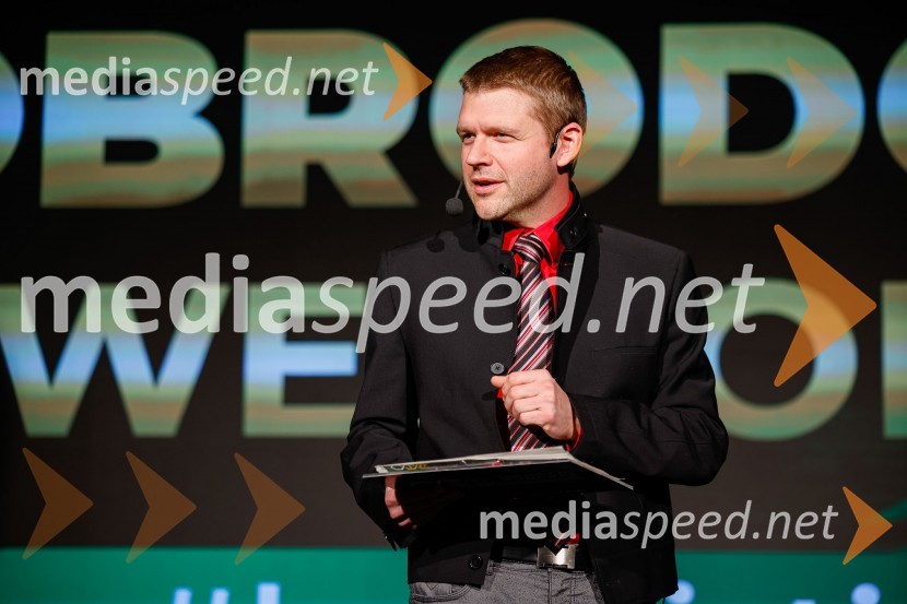  Jernej Pintar, CEO in vodja tehnološke skupnosti, Tehnološki park Ljubljana10. mednarodni Logistični kongres