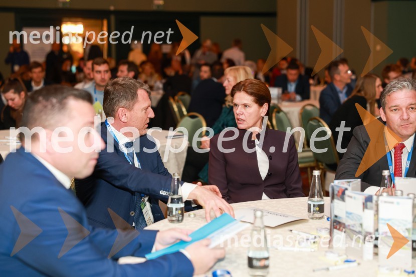  ... ; mag. Alenka Bratušek, Ministrica za infrastrukturo10. mednarodni Logistični kongres