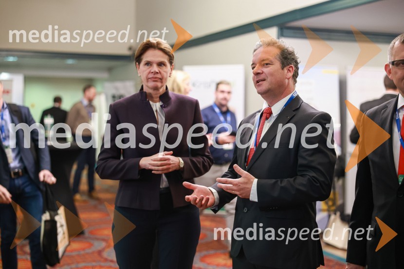 mag. Alenka Bratušek, Ministrica za infrastrukturo;  Igor  Žula, predsednik Slovenskega logističnega združenja 10. mednarodni Logistični kongres