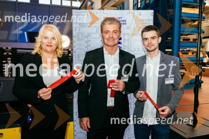  Nada Marinković, Lasertehnik Maribor;  Drago Jernej, direktor Lasertehnik Maribor;  Mak JernejLASERTEHNIK, 22. obletnica in otvoritev novih poslovno - proizvodnih prostorov