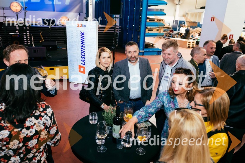  Natalija Cvetko, Mediaspeed d.o.o.;  Borut  Cvetko, kreativni direktor, Mediaspeed d.o.o.LASERTEHNIK, 22. obletnica in otvoritev novih poslovno - proizvodnih prostorov