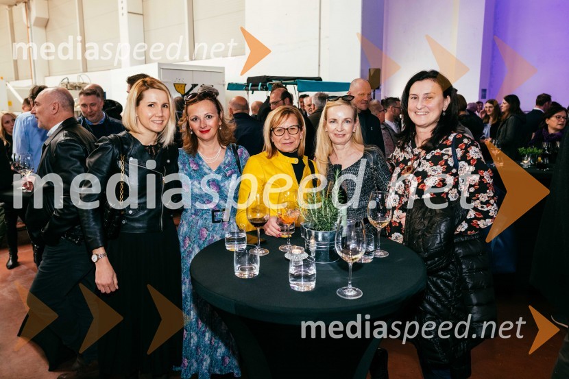  Natalija Cvetko, Mediaspeed d.o.o.;  Biljana  Brodnjak, direktorica TEAM 2001 d.o.o;  Duška Medved;  ... ;  ... LASERTEHNIK, 22. obletnica in otvoritev novih poslovno - proizvodnih prostorov