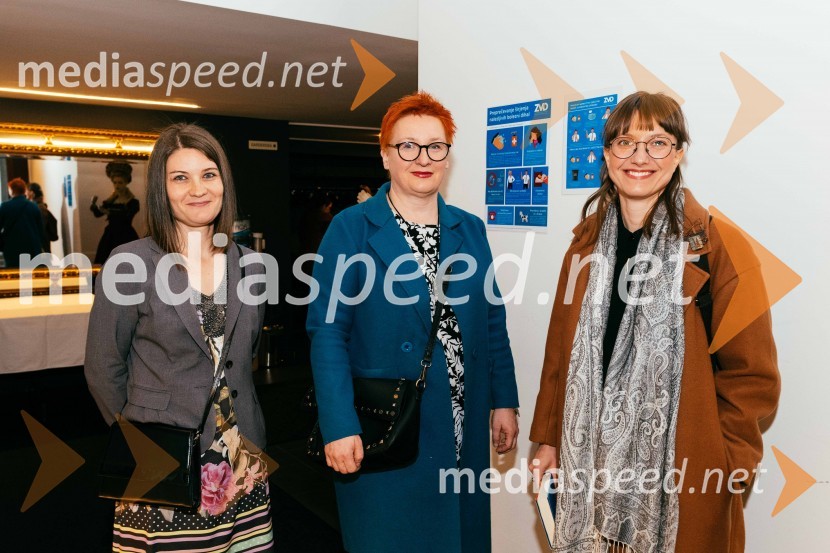  Milana Simonič, vodja marketinga in odnosov za javnostmi SLG Celje;  Urška Vouk, koordinatorka in organizatorka kulturnega programa v SLG Celje;  Živa Čebulj, prevajalka in lektoricaIkigai, premiera v SLG Celje