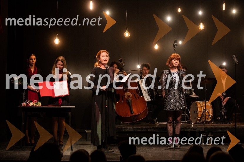  Vesna  Jevnikar, igralka;  Manca Lipoglavšek, asistentka dramaturginje53. Teden slovenske drame, sklepna slovesnost s podelitvijo nagrad