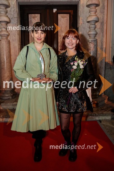  Anja Novak Anjuta, igralka;  Manca Lipoglavšek, asistentka dramaturginje53. Teden slovenske drame, sklepna slovesnost s podelitvijo nagrad