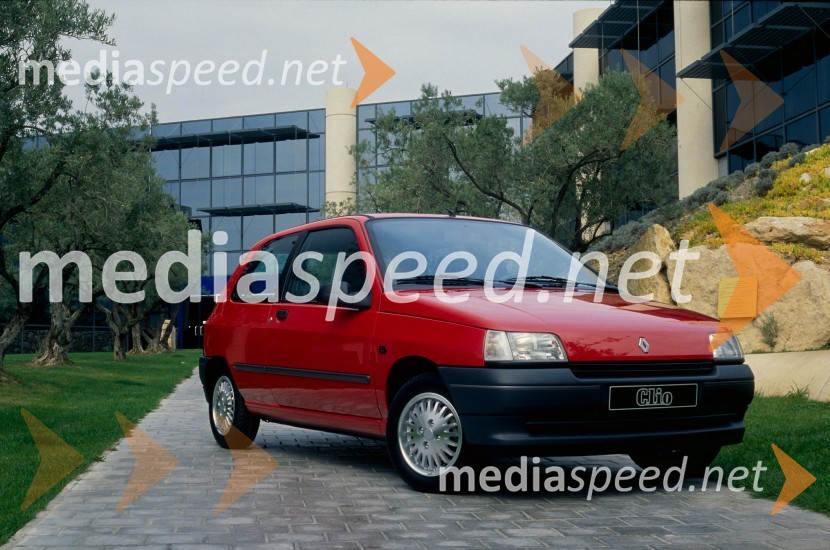 Renault Clio: naša zgodba in zgodbe miljonov kupcev