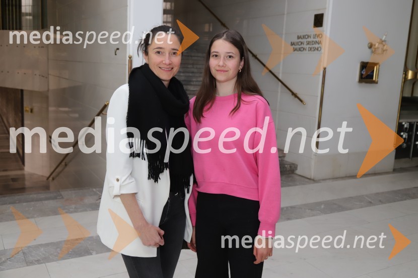  Špela  Stropnik, marketing, s.OliverUživajte, oder je vaš, predpremiera dokumentarnega filma v SNG Maribor