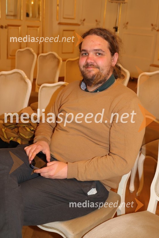  Luka Marcen, režiserUživajte, oder je vaš, predpremiera dokumentarnega filma v SNG Maribor