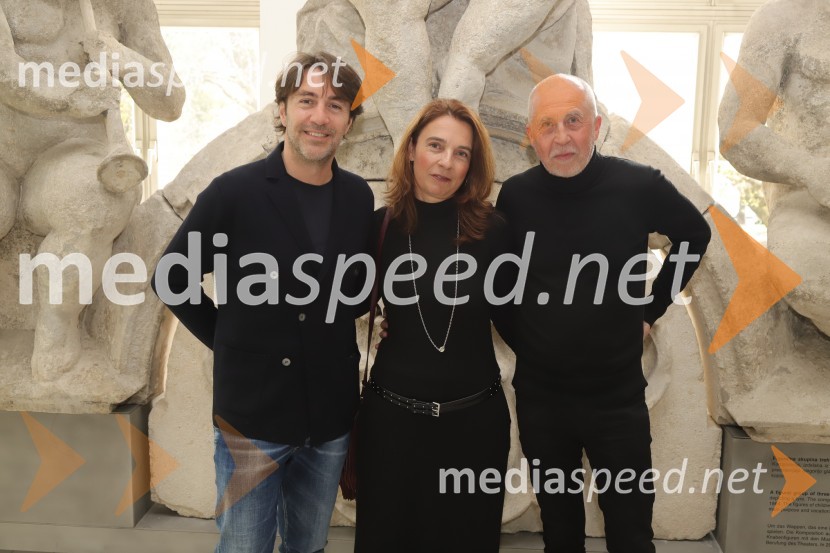  Edward Clug, umetniški direktor, Balet SNG Maribor;  Nuša Ekar, scenaristka;  Božo Grlj, režiserUživajte, oder je vaš, predpremiera dokumentarnega filma v SNG Maribor