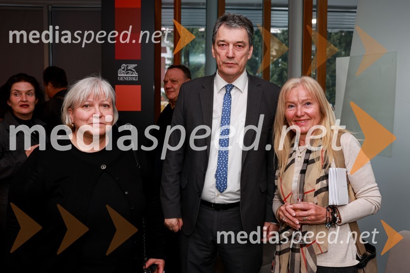  Neda Thaler, Generali;  Matija Šenk, član uprave, Generali;  Marija Mija ŠvaraOdprtje fotografske razstave Petra Uhana v Generali galeriji