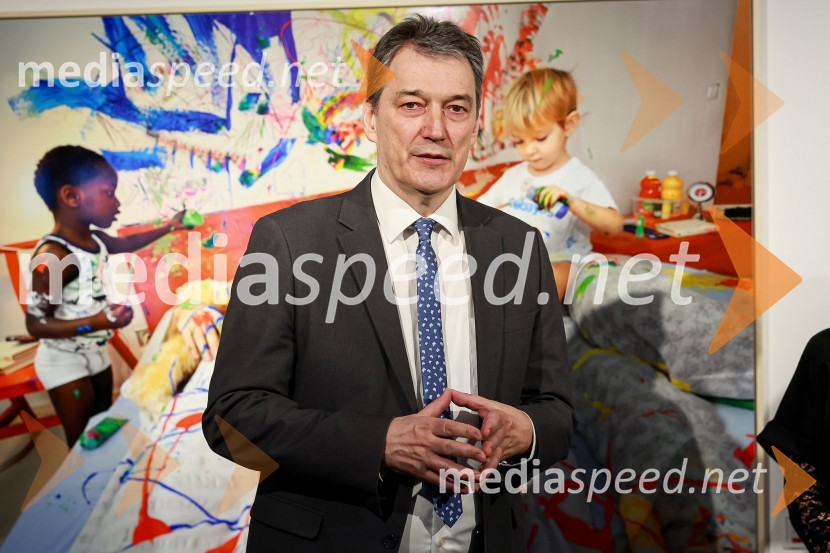  Matija Šenk, član uprave, GeneraliOdprtje fotografske razstave Petra Uhana v Generali galeriji